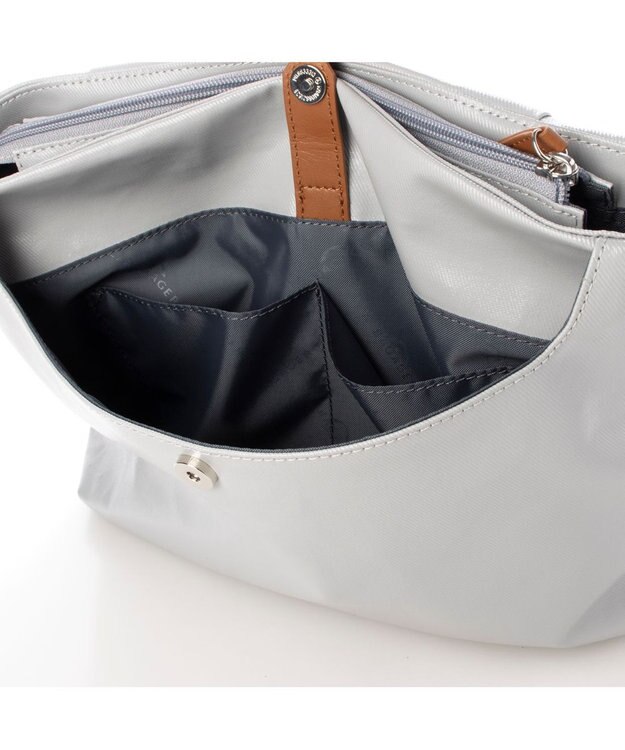 LA BAGAGERIE コーティングキャンバス ショルダーバッグ ライトグレー