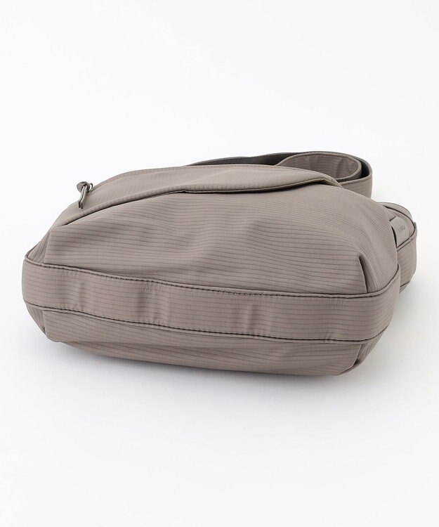 Y'SACCS コーデュロイライクナイロンショルダー グレージュ