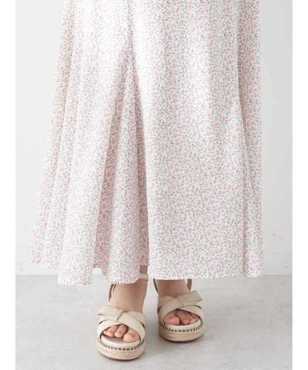 earth music&ecology 揺れる小花柄裾フレアスカート Pink