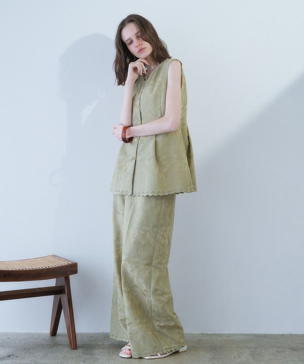 YECCA VECCA 刺繍ペプラムジレ Beige