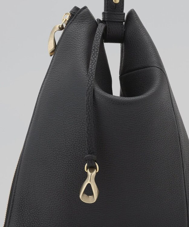 GOTAIRIKU 【ETIAM】シュリンク トライアングルポーチ《Prism》 ブラック系