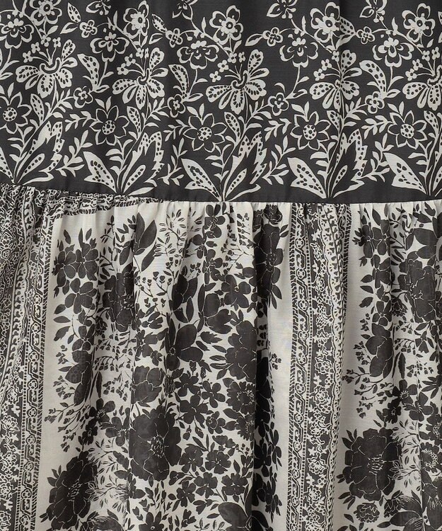 GRACE CONTINENTAL バンダナティアードスカート ブラック