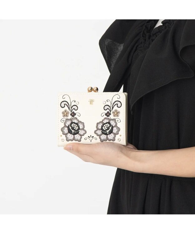 ANNA SUI ララ 口金二つ折り財布 アイボリー