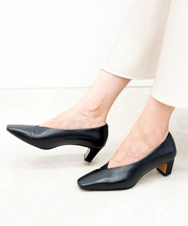 APOM イタリアンカーフ スクエアトゥパンプス 45 ブラック