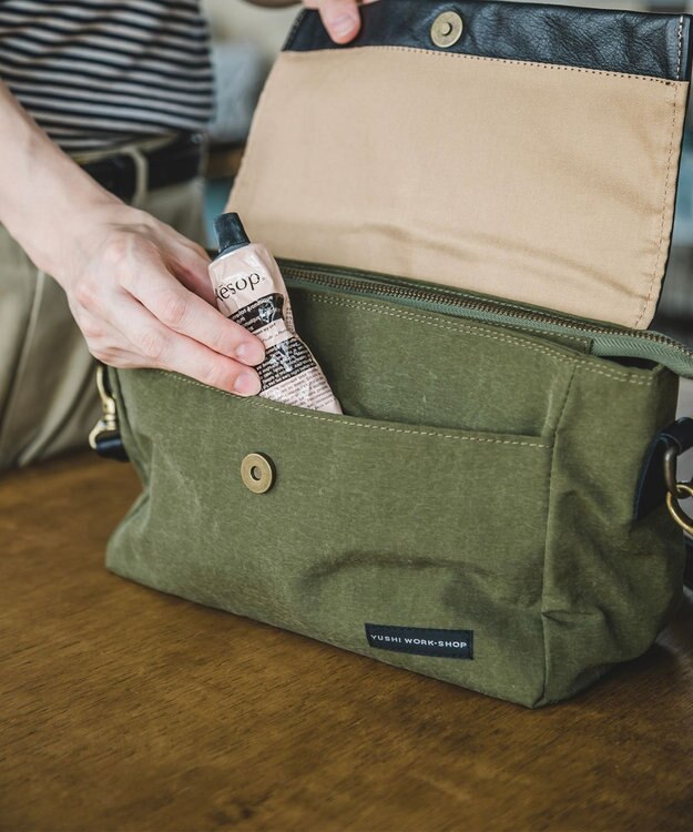 YUSHI EVER - FLAP SHOULDER ナイロン 本革 かぶせショルダーバッグ オリーブ