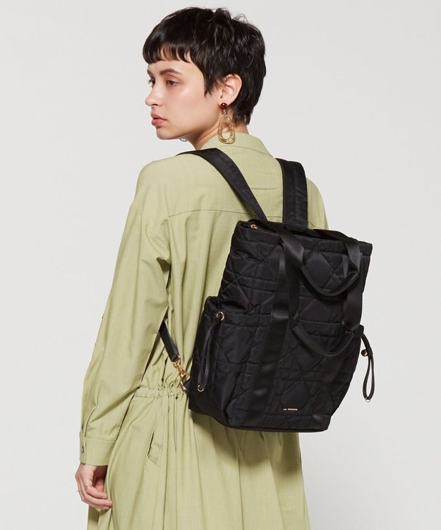 LA BAGAGERIE グリッドキルティングリュック ブラック