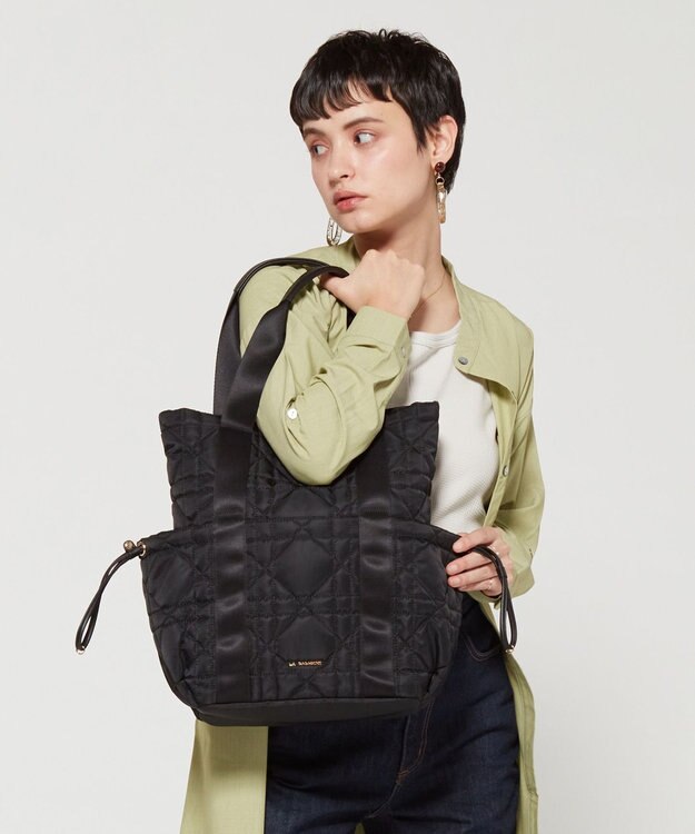 LA BAGAGERIE グリッドキルティングリュック ブラック