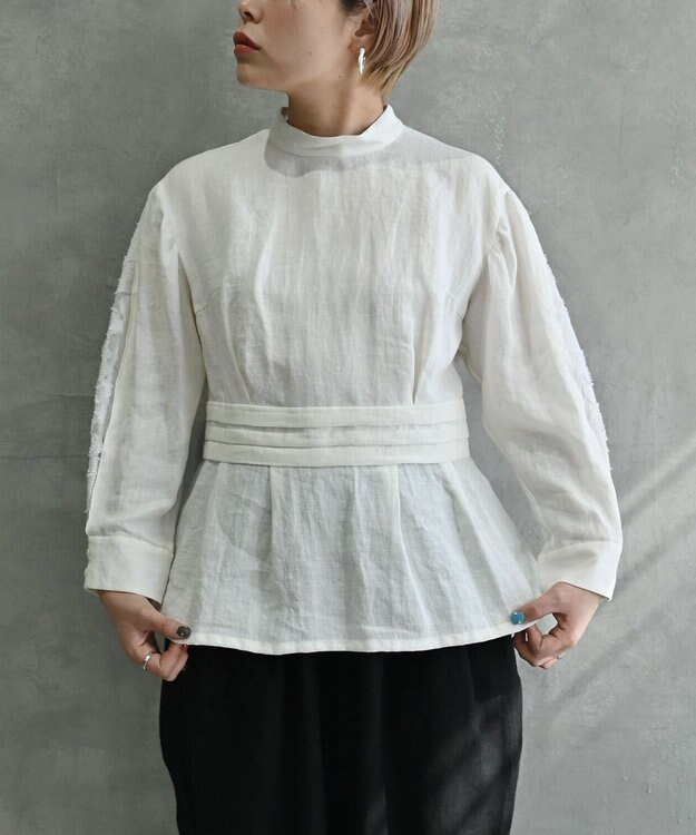 muuc 〈高品質ベルギーリネン100%〉〈通年着られる〉カットジャカード生地デザイン袖 クラシカルシルエットのブラウス ホワイト