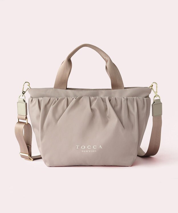TOCCA TWISTY FORM BAG トートバッグ【WEB＆一部店舗限定】 ベージュ系