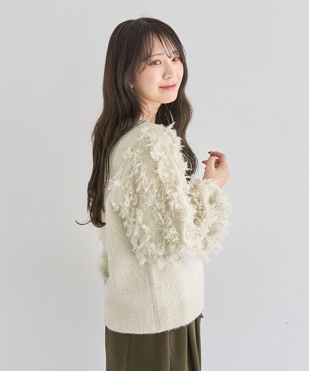 Green Parks ・ｆｕｒｒｙ　ｒａｔｅ　ラメフェザー袖フリンジニット Off White