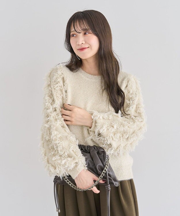 Green Parks ・ｆｕｒｒｙ　ｒａｔｅ　ラメフェザー袖フリンジニット Off White