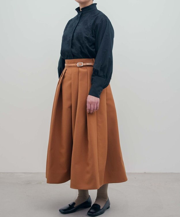 muuc 〈コットン100%〉〈綿ローン生地〉〈ふんわり柔らかな肌触り〉梅小花刺繍 スタンドカラーブラウス ブラック