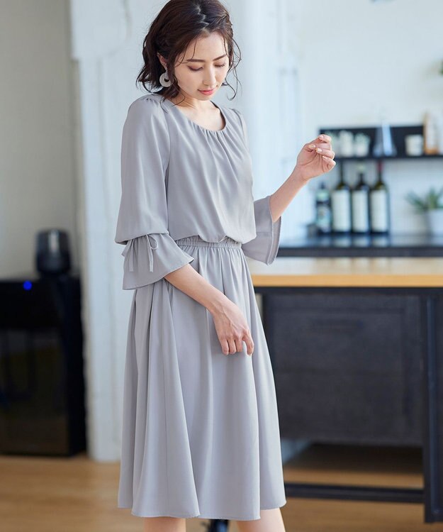 Tiaclasse 【洗える】女性らしさ引き立つリボン袖ギャザーワンピース サックスグレー