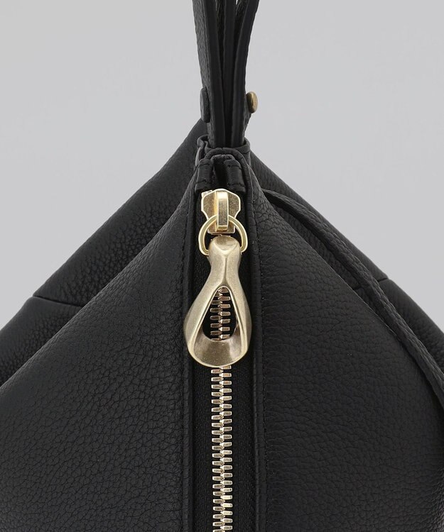 GOTAIRIKU 【ETIAM】シュリンク トライアングルポーチ《Prism》 ブラック系