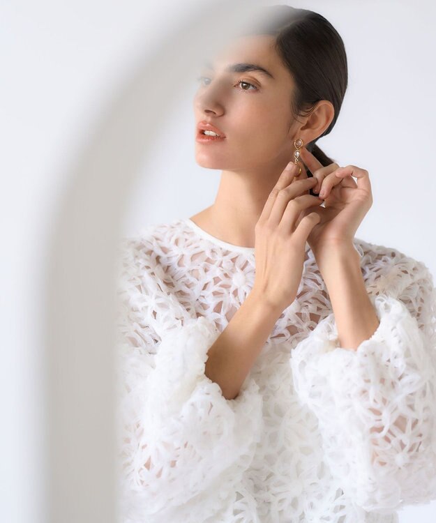 23区 【GOLD LABEL】チュールエンブロイダリー フラワーモチーフ 2WAYブラウス ホワイト系