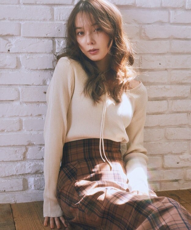 earth music&ecology 【洗濯機洗い可】スクエアホルターネックリブプルオーバー Ivory