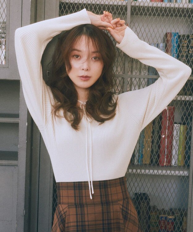 earth music&ecology 【洗濯機洗い可】スクエアホルターネックリブプルオーバー Ivory