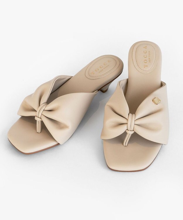 TOCCA CUSHION RIBBON SANDALS サンダル ベージュ系