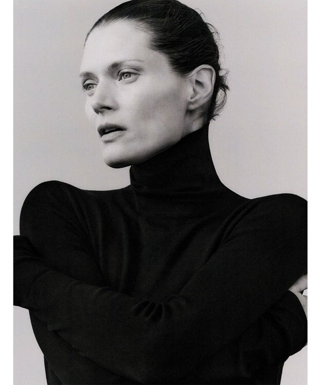 JOSEPH 【FOUNDATIONS】シルクストレッチ　タートルネックニット Black