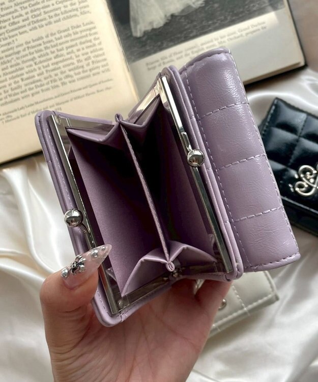 WEGO イニシャルパーツキルティングガマ口ウォレット ライトパープル