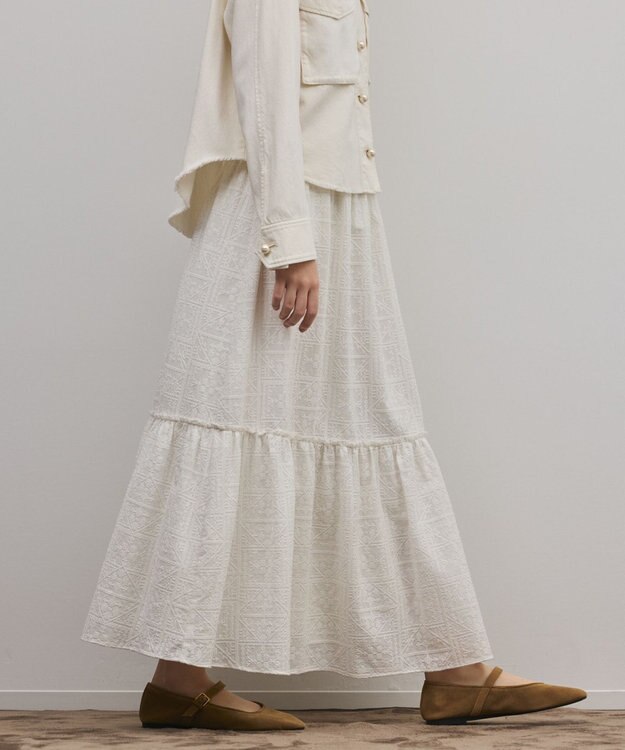 GRACE CONTINENTAL ティアードエンブロイダリースカート ホワイト