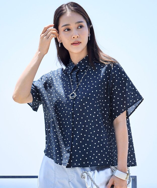 自由区 【WEB&一部店舗限定・サラリ触感】コットンサッカープリント シャツ ネイビー×オフ