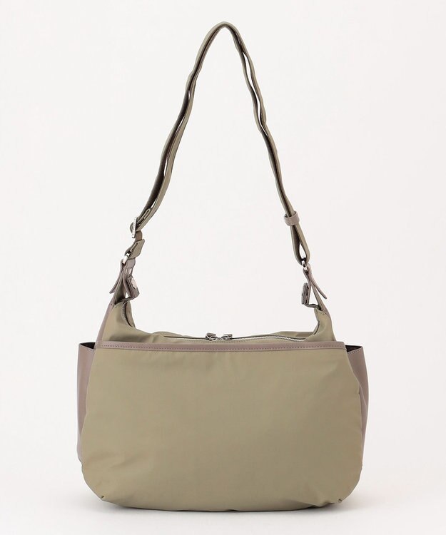 Y'SACCS 【ナイロンタフタ×リサイクルレザー】デイリーショルダー　Mサイズ カーキ