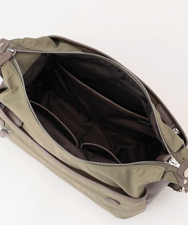 Y'SACCS 【ナイロンタフタ×リサイクルレザー】デイリーショルダー　Mサイズ カーキ