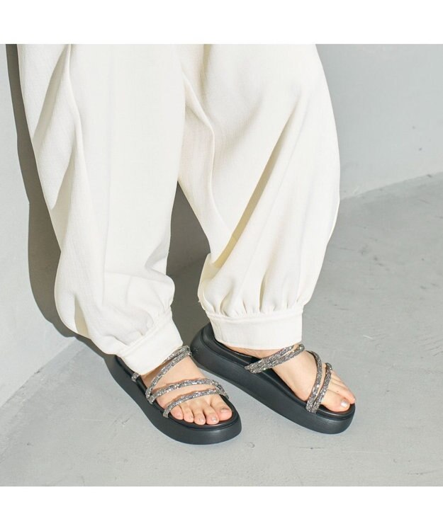 MODE ET JACOMO <carino>厚底ビジューサンダル ブラック