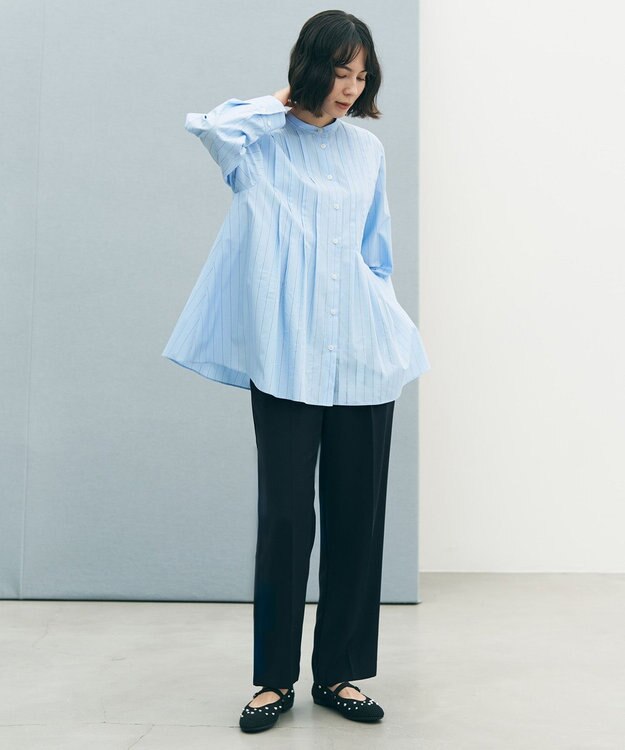 UNFILO 【セレモニー】バンドカラー タックブラウス ブルーストライプ
