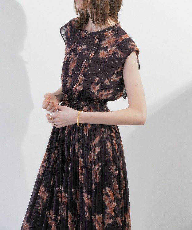 YECCA VECCA ぼかし柄プリーツワンピース Brown