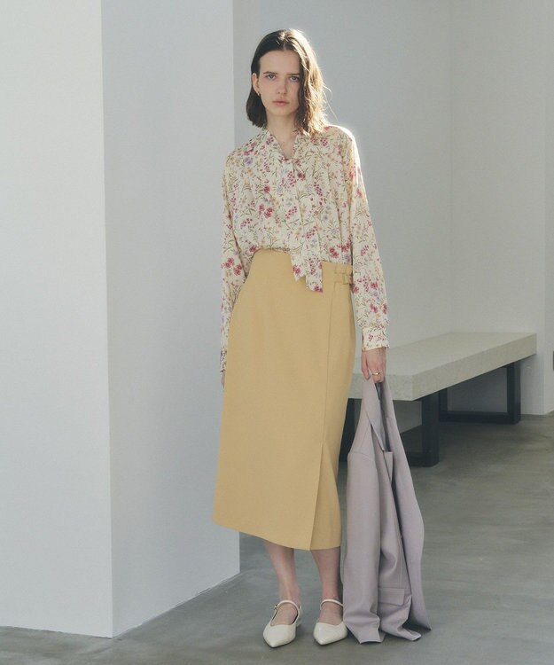 YECCA VECCA ボタニカルフラワー柄ボウタイブラウス Ivory