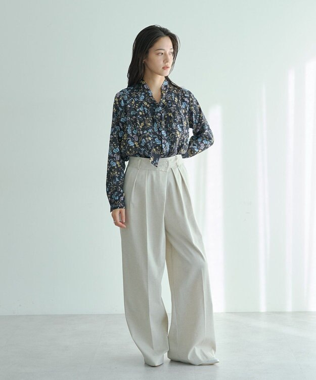 YECCA VECCA ボタニカルフラワー柄ボウタイブラウス Navy