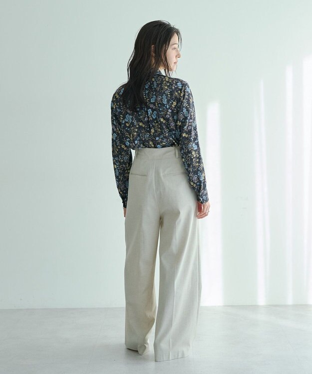 YECCA VECCA ボタニカルフラワー柄ボウタイブラウス Navy