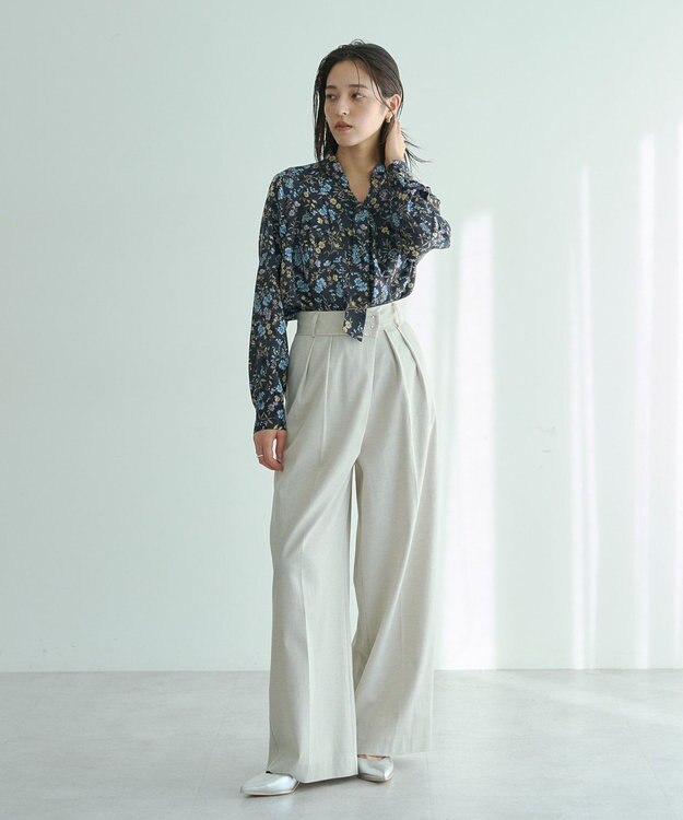 YECCA VECCA ボタニカルフラワー柄ボウタイブラウス Navy