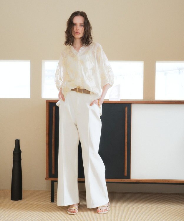 YECCA VECCA フリルVネック刺繍シアーシャツ Ivory