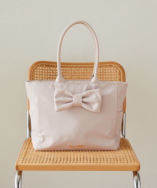 Maison de FLEUR フロントリボンキャリーオンバッグ Grayish Pink