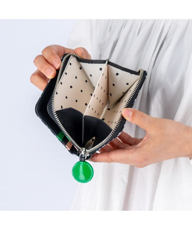 tsumori chisato CARRY グリッターフラワー ラウンドファスナー 2つ折り財布 ブラック