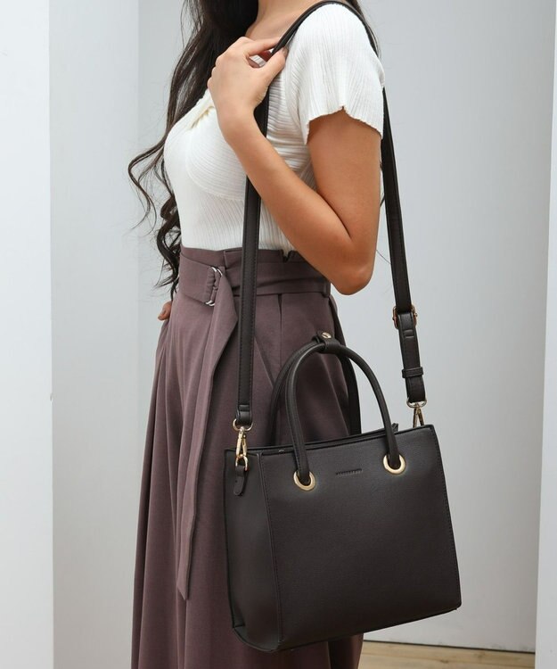 style code  【MERCURYDUO/マーキュリーデュオ】メタルアイレット　両アオリポケット　スクエアハンドバッグ ダークブラウン