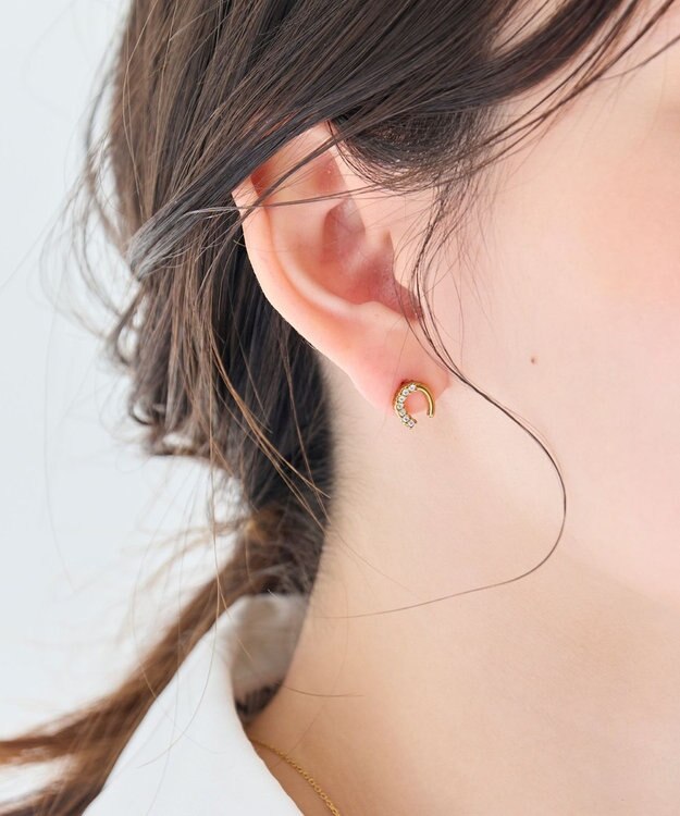 Phoebe 〈金属アレルギー対応〉グロッシーミニホースシューピアス　ゴールド　ステンレス/馬蹄/蹄鉄/ラッキーモチーフ/ギフト/プレゼント ゴールド