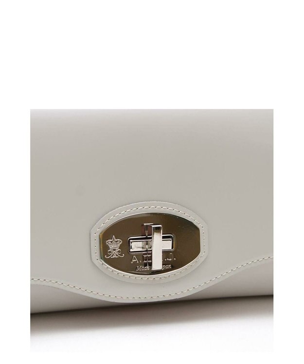 A.D.M.J. 【牛革】カルヴィクラッチショルダー OW