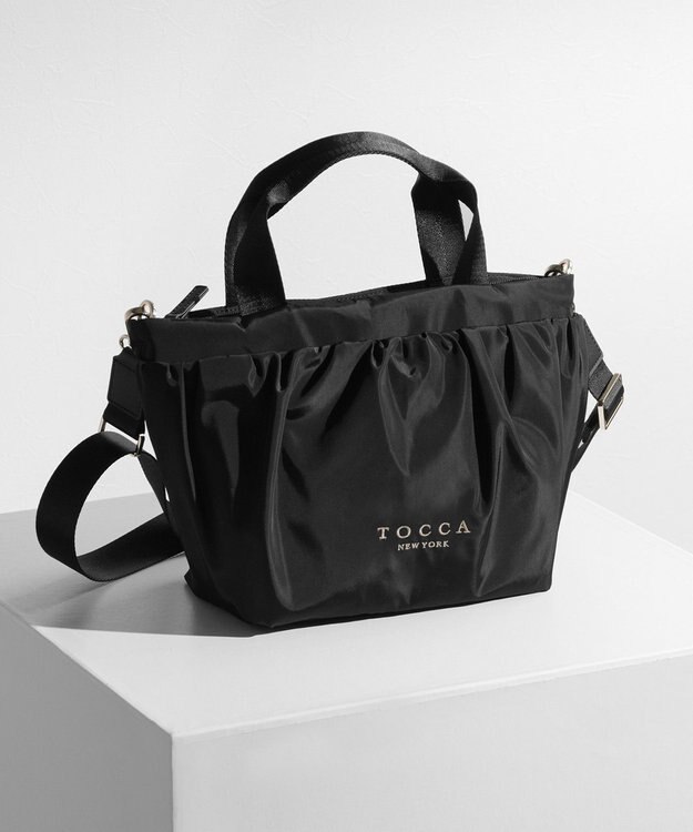 TOCCA TWISTY FORM BAG トートバッグ【WEB＆一部店舗限定】 ブラック系