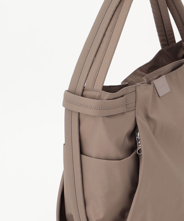 Y'SACCS 【ナイロンタフタ】トラベルショルダーリュック ベージュ系その他