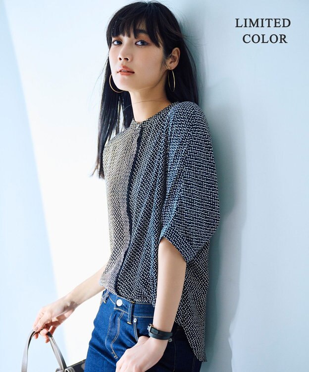 ICB L 【新色追加・接触冷感・UVケア・速乾・洗える】BackSatinAmunzen 5分袖バンドカラーブラウス ブラックプリント系［WEB限定］