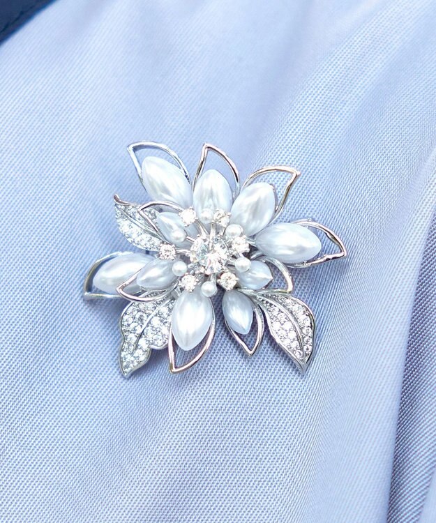 Tiaclasse フラワーコサージュブローチ シルバー