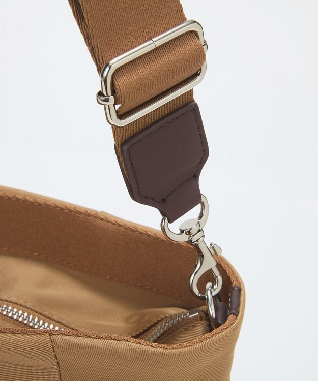 TOPKAPI 【Breath TOPKAPI】SLANT スラント ナイロン ユーティリティ ショルダーバッグ　 ブラウン