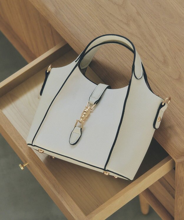 YECCA VECCA 4wayミニバッグ Ivory