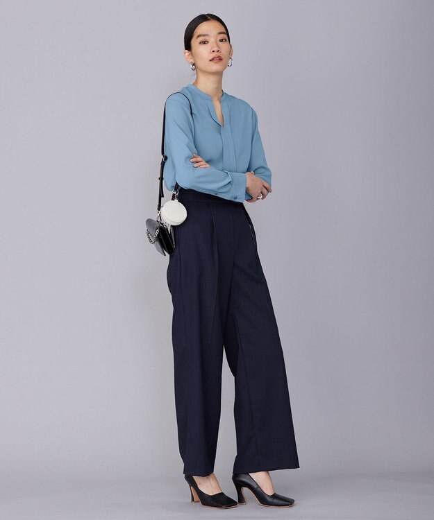 ICB 【洗える・UVケア】BackSatinAmunzen キーネックブラウス ライトブルーグレー系