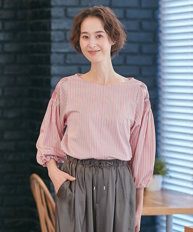 自由区 【XSサイズ～/洗える】ストレッチシャーティング ブラウス ピンク系1