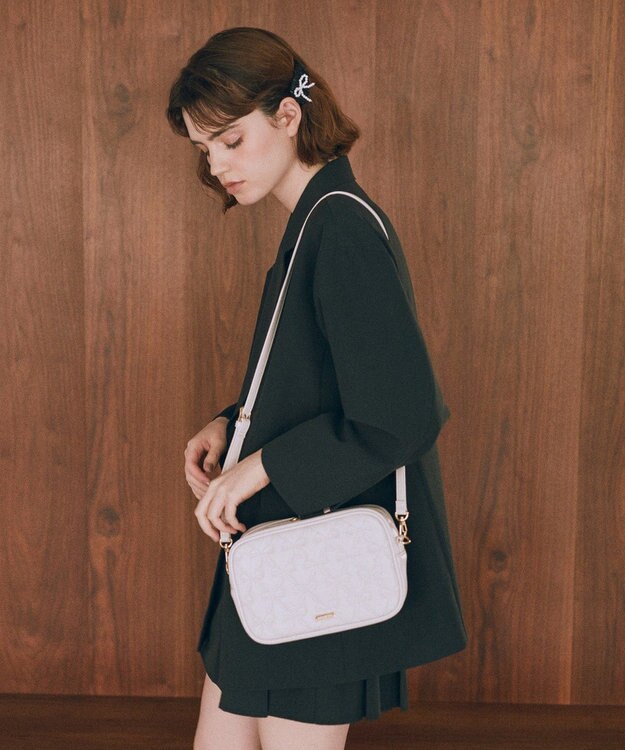 Maison de FLEUR リボンキルティングスクエアポシェット